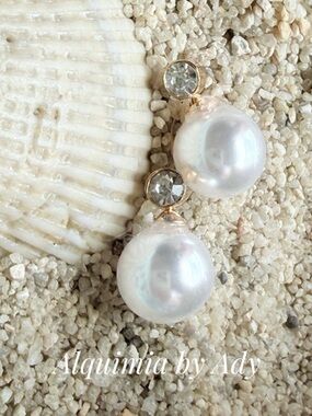Pearl Stud earrings gold steel/manifesting good fortune and wisdom